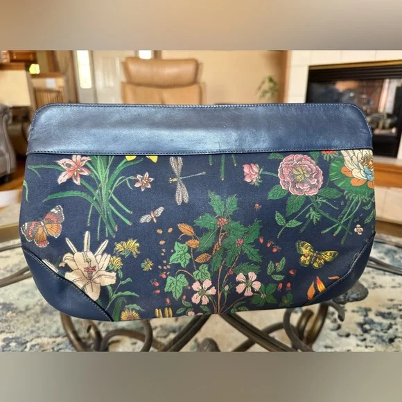 GUCCI Navy Floral Clutch- Vintage EUC - Picture 2 of 13